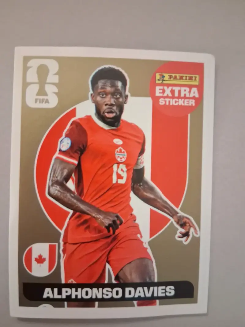 Lámina extra Panini FIFA Alphonso Davies - 1