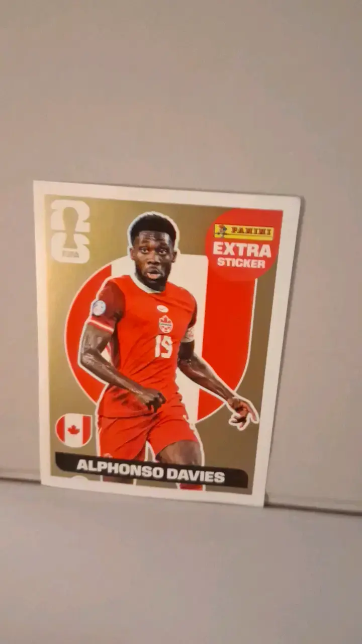 Lámina extra Panini FIFA Alphonso Davies - 3