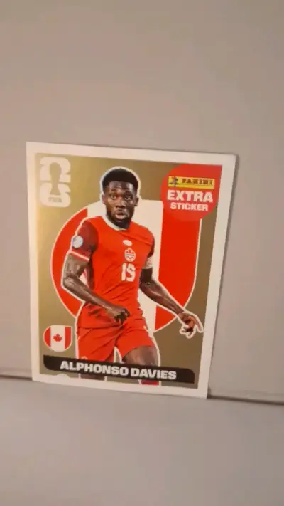 Lámina extra Panini FIFA Alphonso Davies - miniatura 3