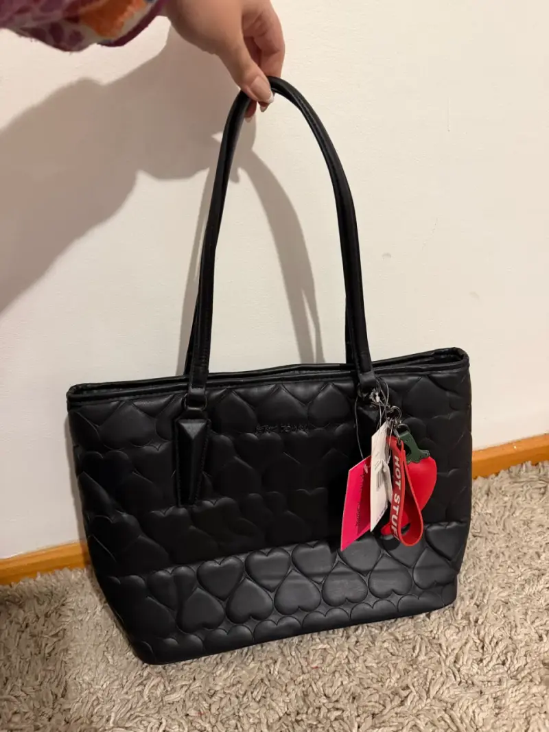 Cartera negra Betsey Johnson - 1