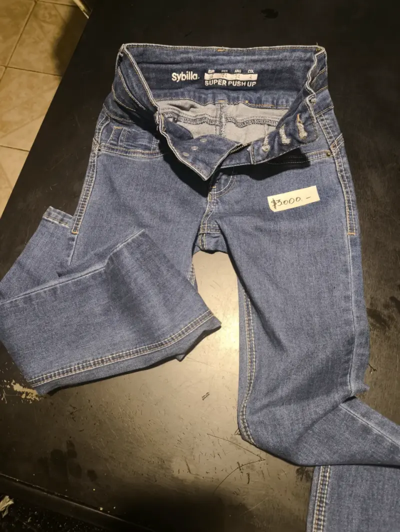 Jeans,faldas,shorts,poleras y mucho más - 3
