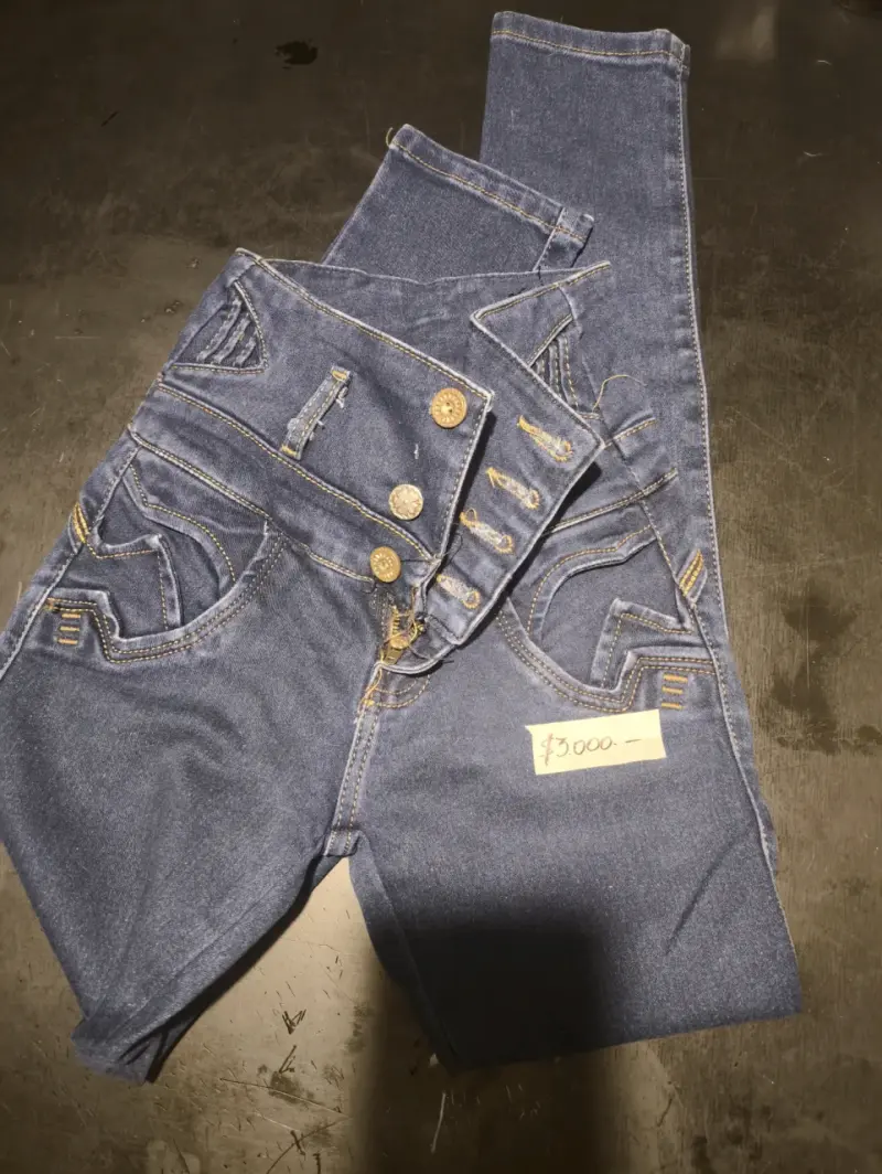 Jeans,faldas,shorts,poleras y mucho más - 5
