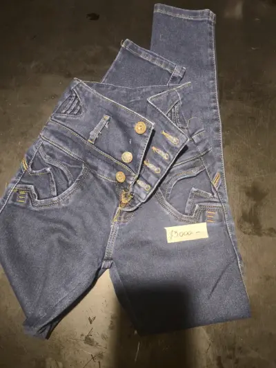 Jeans,faldas,shorts,poleras y mucho más - miniatura 5