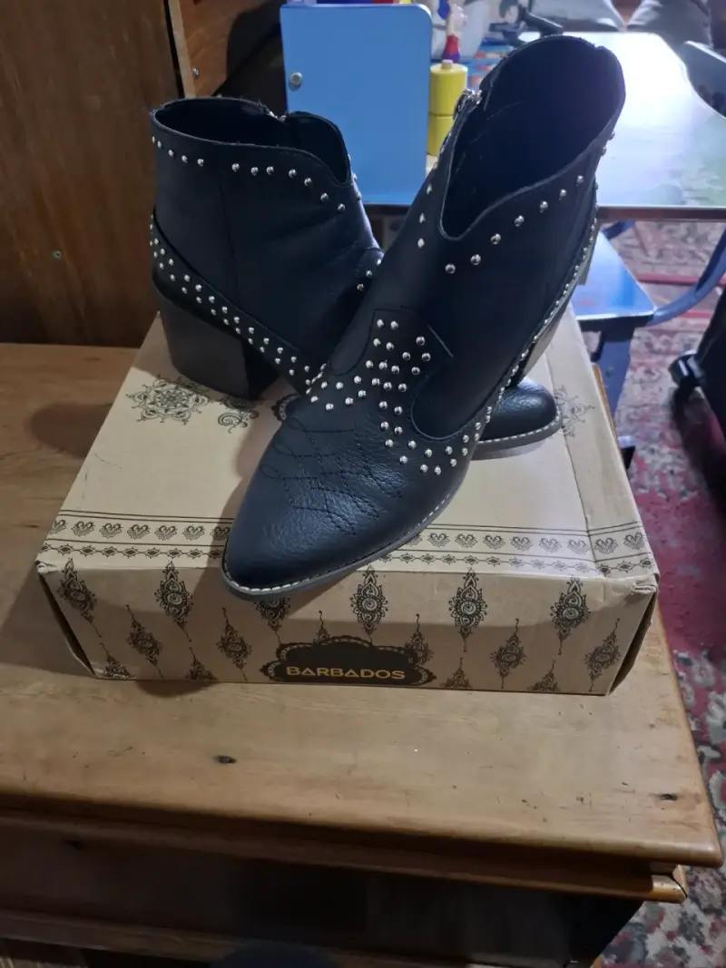 Zapatos de charol con diseño de serpiente - 2