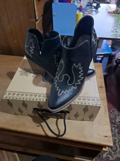 Zapatos de charol con diseño de serpiente - miniatura 3