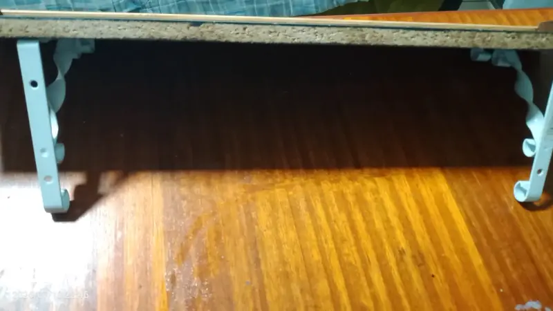 Estante de madera oscuro para pared - 2