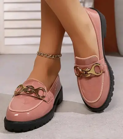 Mocasines rosados con detalle dorado - miniatura 1