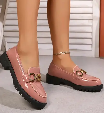 Mocasines rosados con detalle dorado - miniatura 2