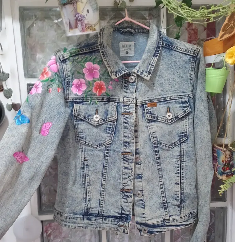 Chaqueta de mezclilla pintada a mano floral - 2