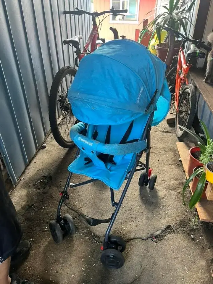 Coche de paseo Bebesit azul plegable - 1