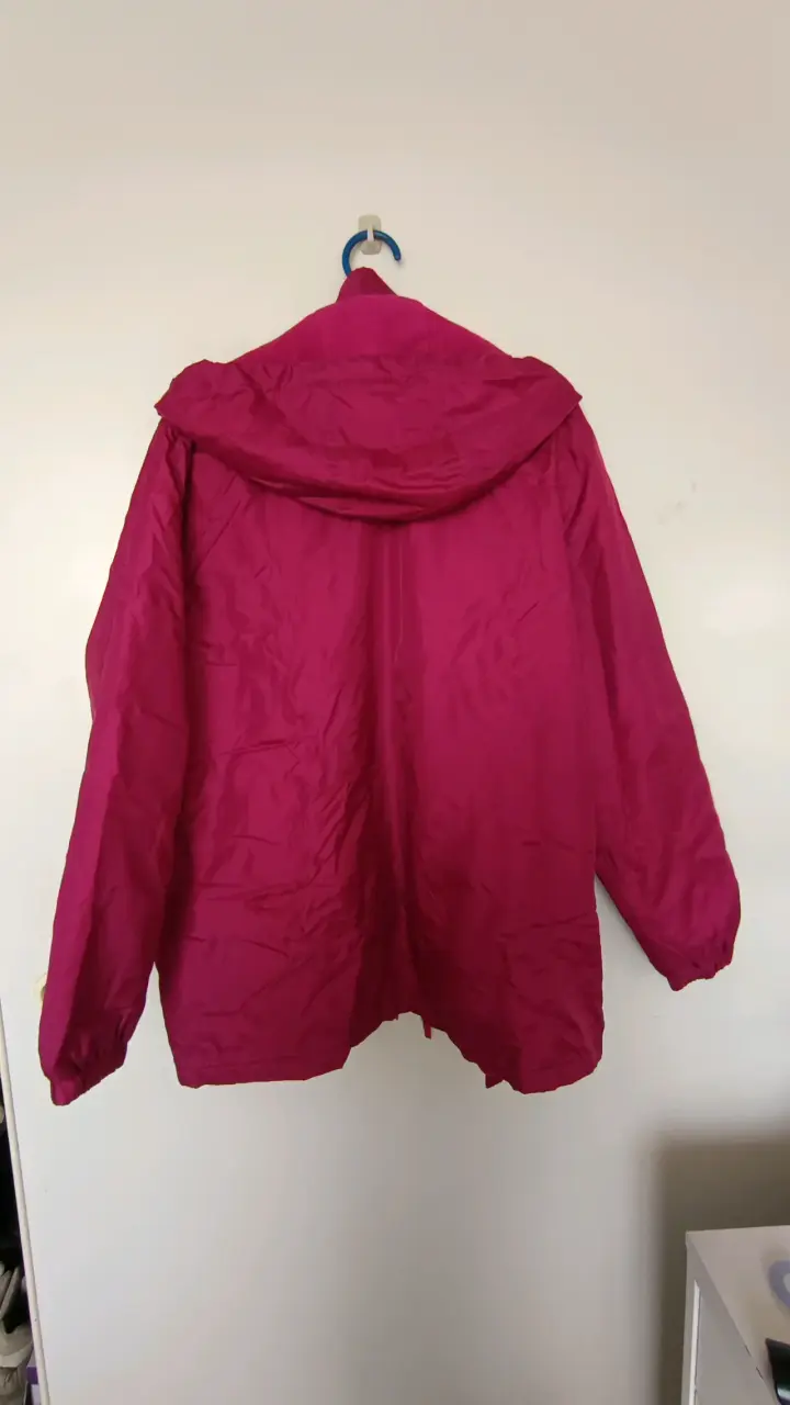 Chaqueta impermeable fucsia para mujer - 1