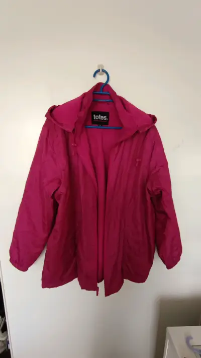 Chaqueta impermeable fucsia para mujer - miniatura 2