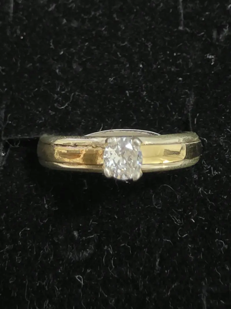 Anillo de plata oro con brillante