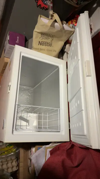 Congelador horizontal Electrolux blanco eficiente - miniatura 2