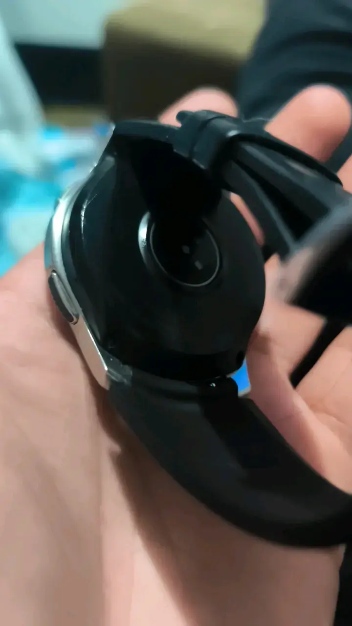 Smartwatch deportivo con pantalla táctil Samsung - 4