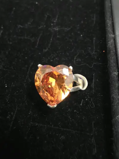 Anillo de plata con gema naranja corazón - miniatura 1
