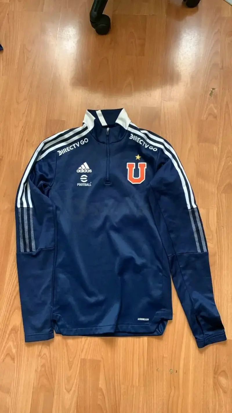 Polerón deportivo Universidad de Chile y polera - 1