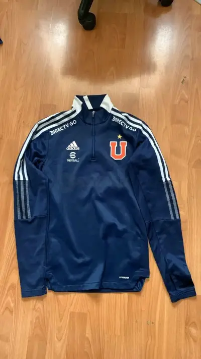 Polerón deportivo  Universidad de Chile y polera - miniatura 1