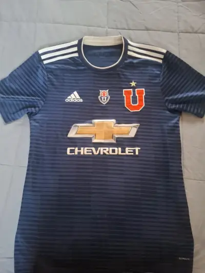 Polerón deportivo  Universidad de Chile y polera - miniatura 3