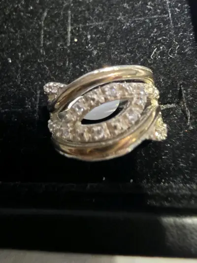 Anillo de plara co con incrustaciones de diamantes - miniatura 1