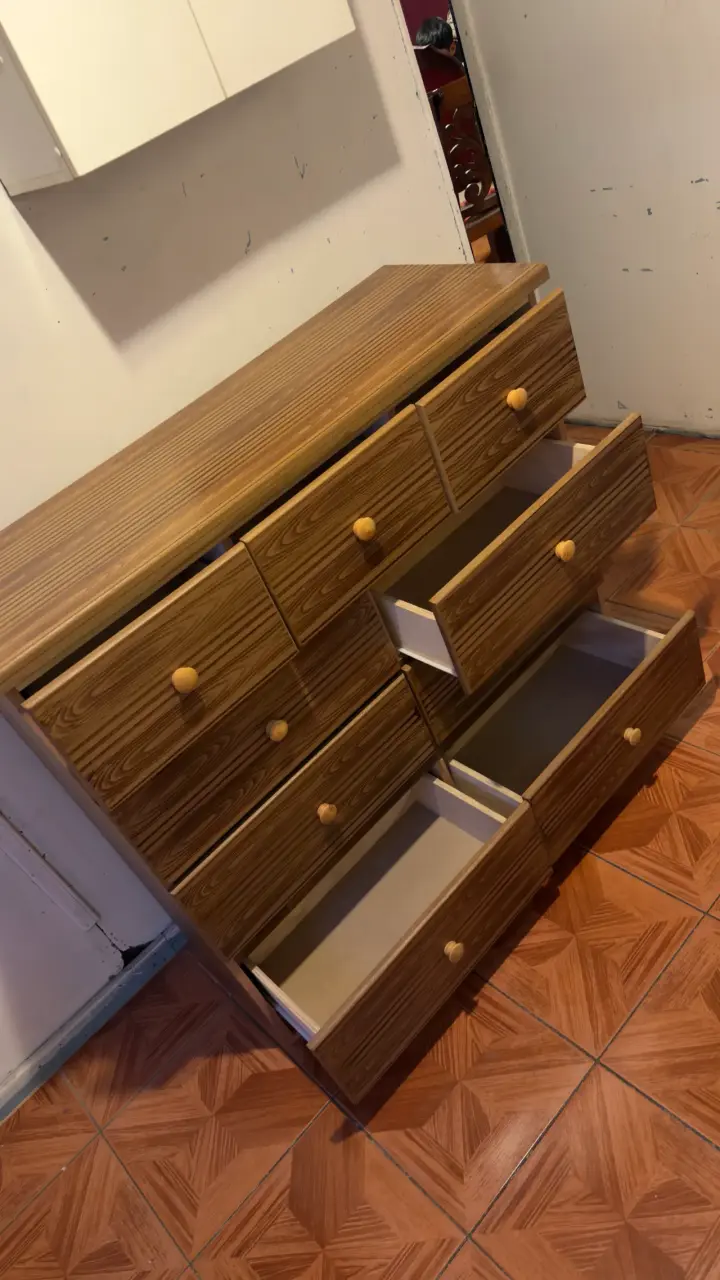 Cómoda de madera con múltiples cajones - 3