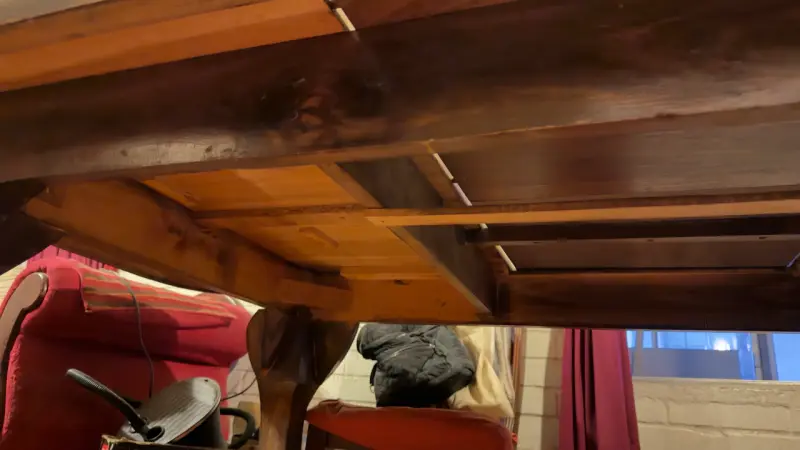Mesa de comedor de madera clásica - 4