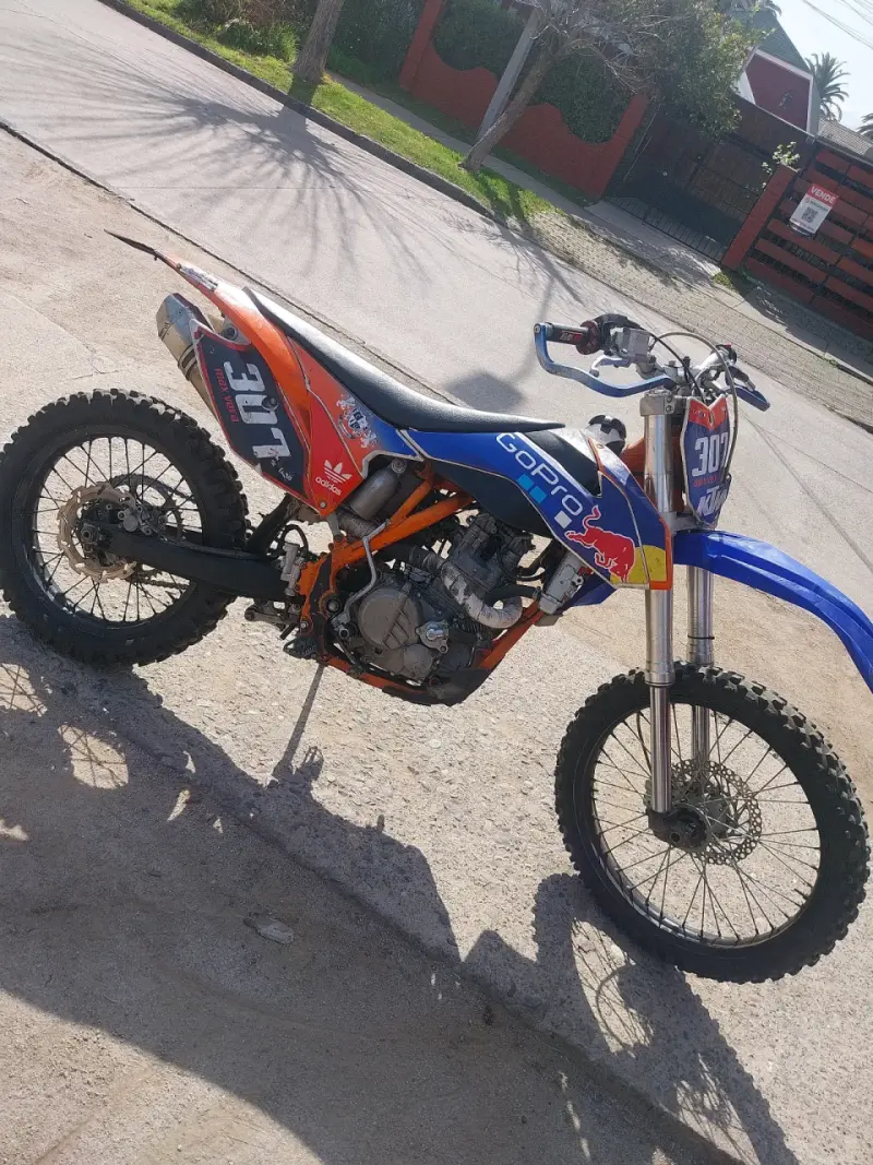 Motocicleta de cross KTM personalizada - 1