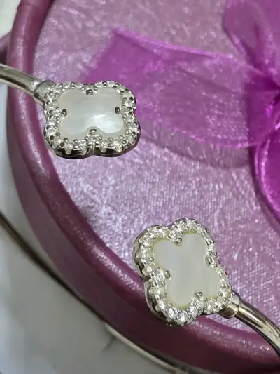 Brazalete de plata con madreperla y circonitas - miniatura 1