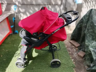 Coche de bebé rojo con silla para auto - miniatura 1