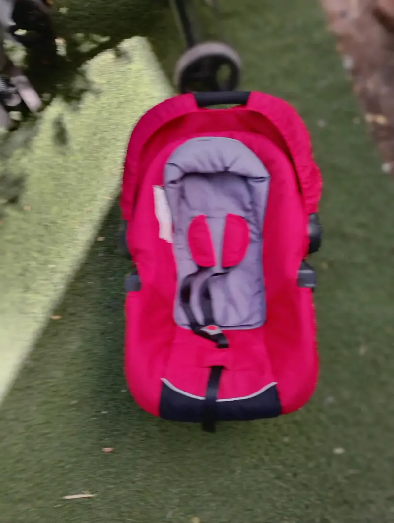 Coche de bebé rojo con silla para auto - 4