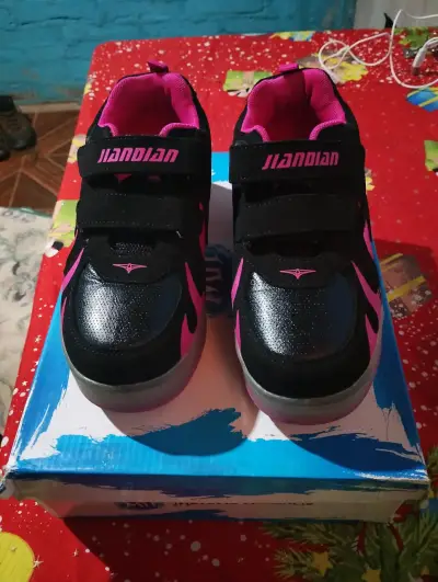 Zapatillas patines  Jiandian negras y rosadas - miniatura 1