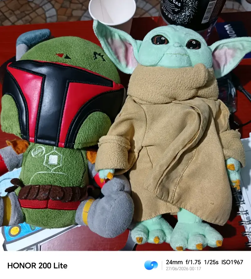 Peluches de Star Wars Baby Yoda y Mandalorian - 1