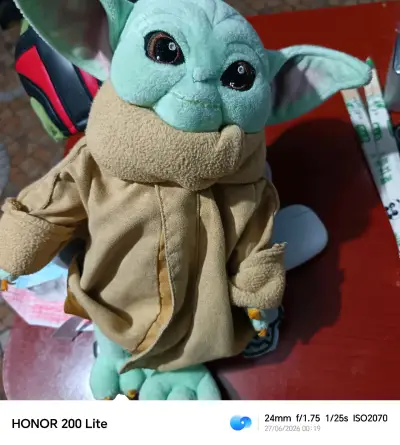 Peluches de Star Wars Baby Yoda y Mandalorian - miniatura 3