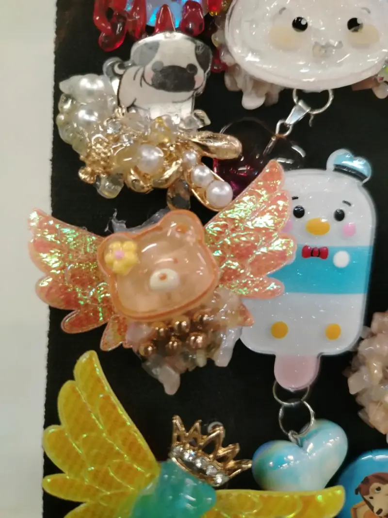 Broche kawaii con diseños único, oso.