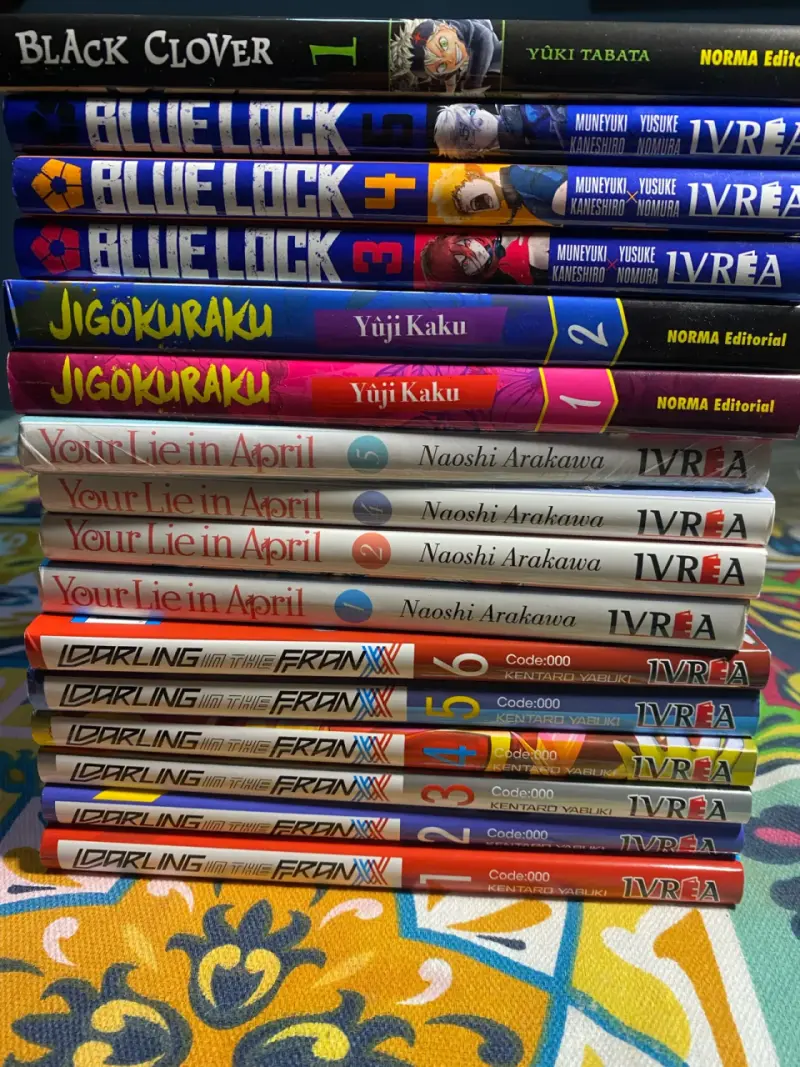 Colección de mangas variados en buen estado