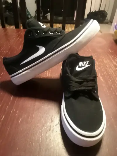 Zapatillas Nike negras casuales - miniatura 1