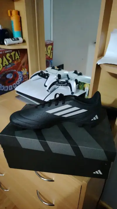 Zapatillas de fútbol Adidas negras - miniatura 1
