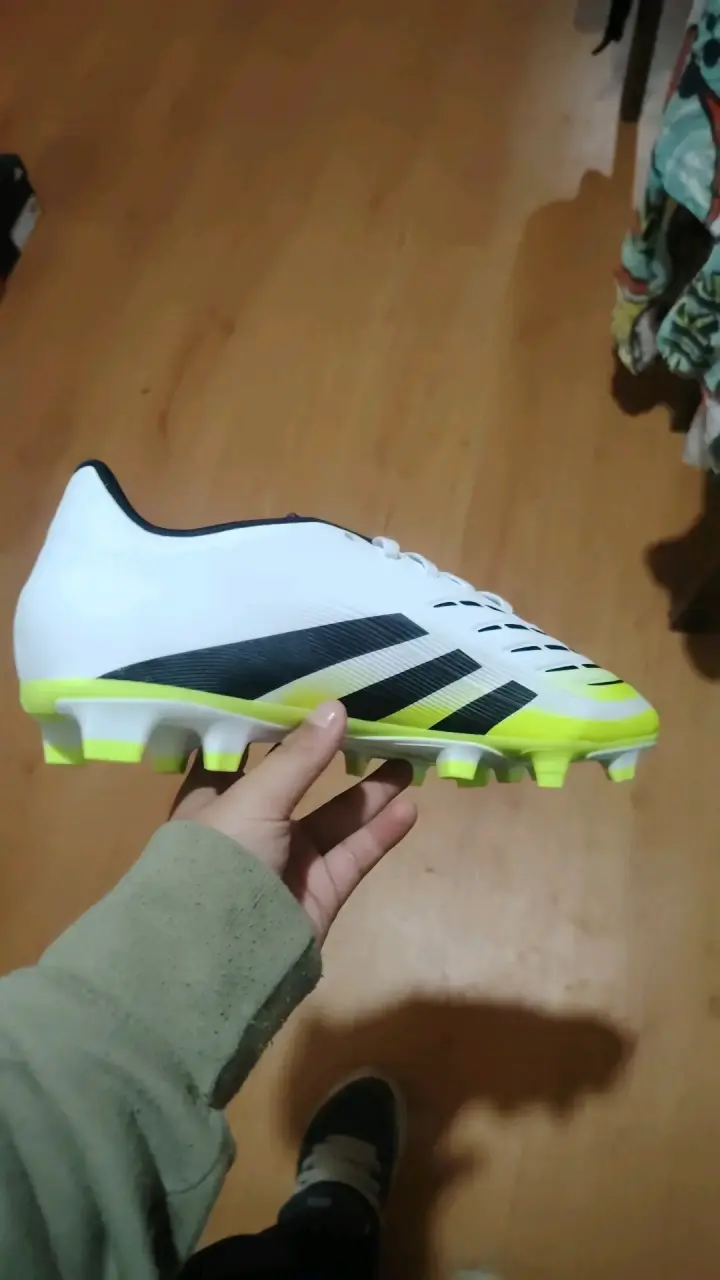 Zapatillas de fútbol Adidas blancas y negras - 1