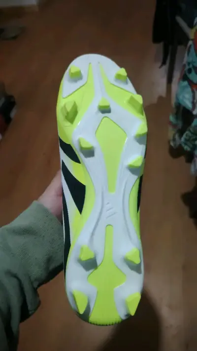 Zapatillas de fútbol Adidas blancas y negras - miniatura 4