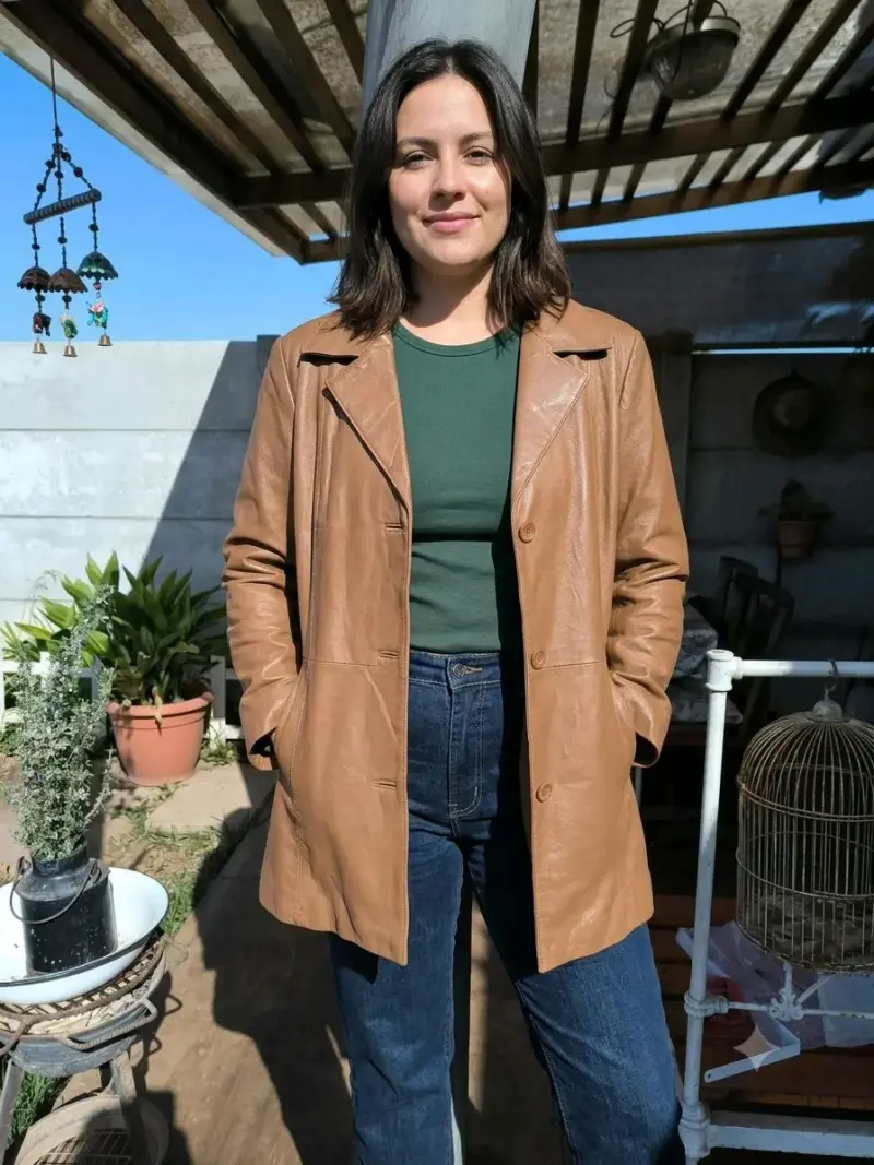 Abrigo de cuero marrón para mujer