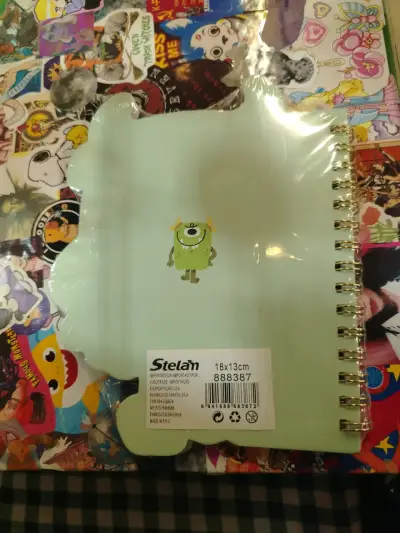 Cuaderno espiral con diseño de monstruo verde - miniatura 2