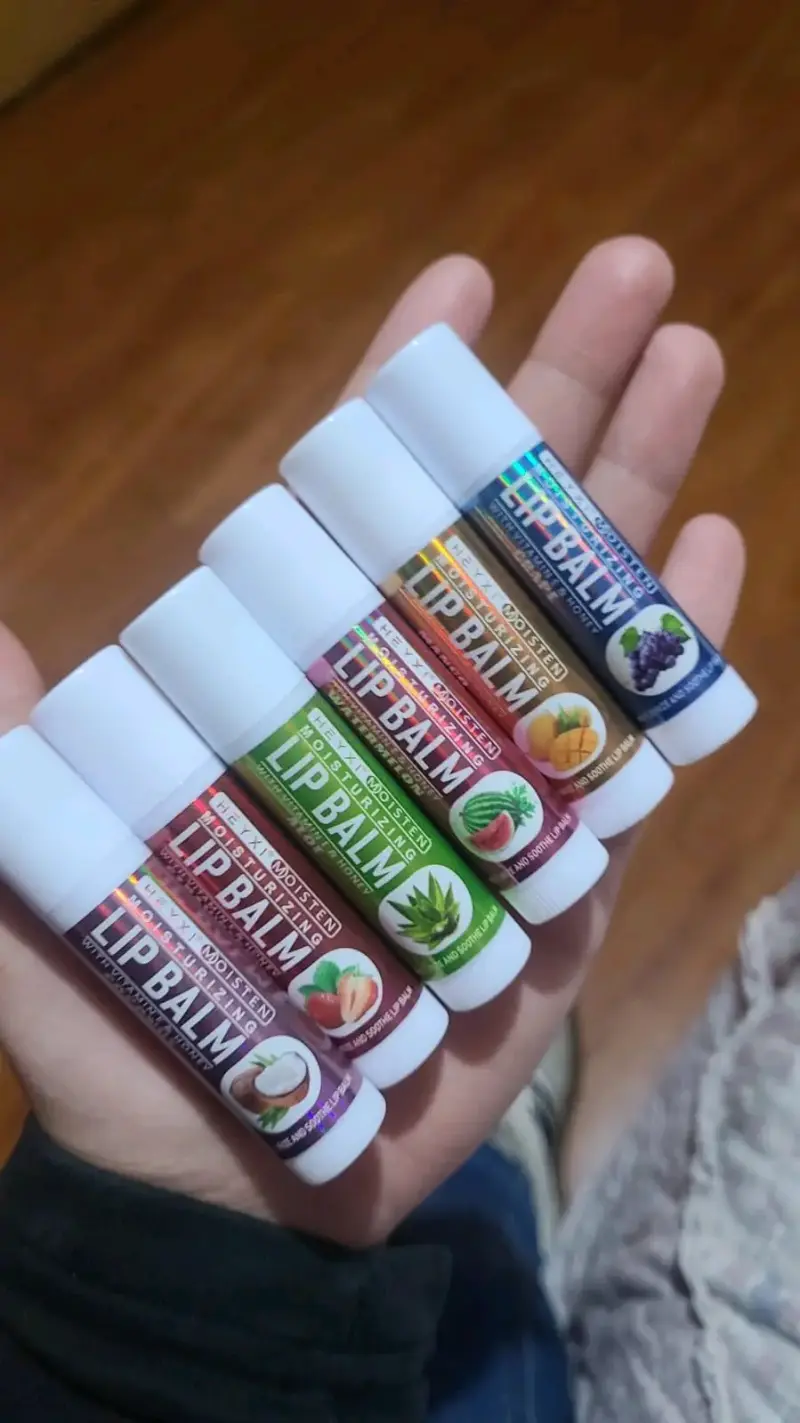 bálsamos labiales hidratantes variados