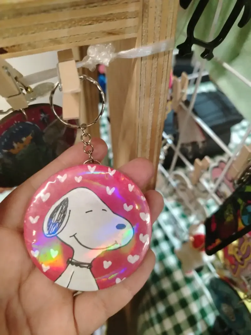 Llavero holográfico snoopy pintado a mano - 1