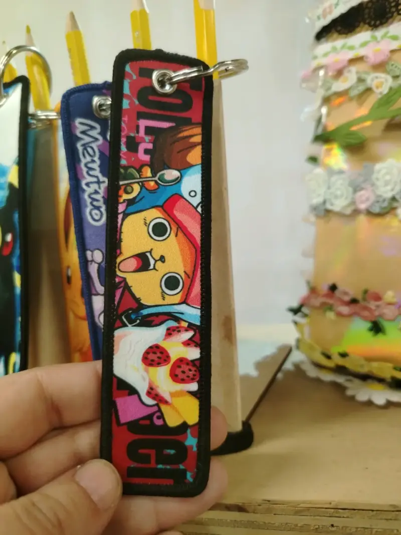 Llavero bordado con diseño de one piece - 1