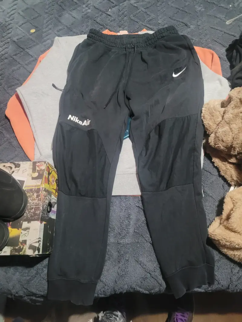 Pantalones deportivos Nike Air negros - 1