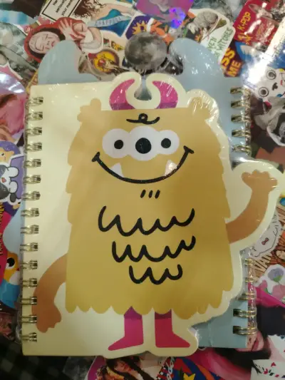Cuaderno kawaii de monstruo - miniatura 1