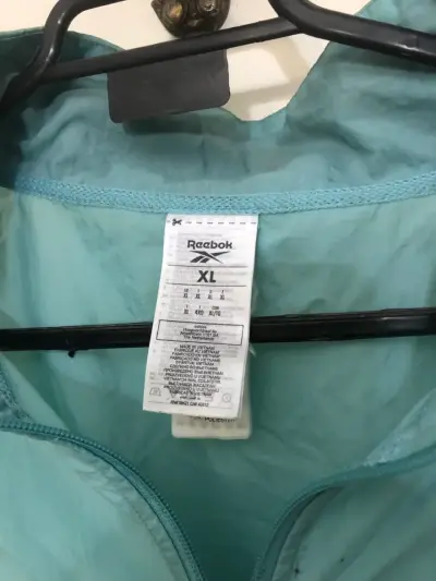 Chaqueta deportiva Reebok celeste para hombre - miniatura 2