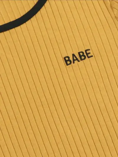 Body amarillo SHEIN con detalle 'Babe' - miniatura 4