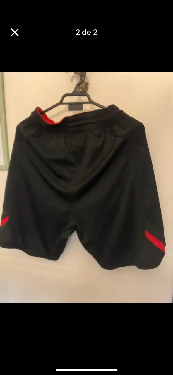 Shorts deportivos Adidas negros y rojos - 2