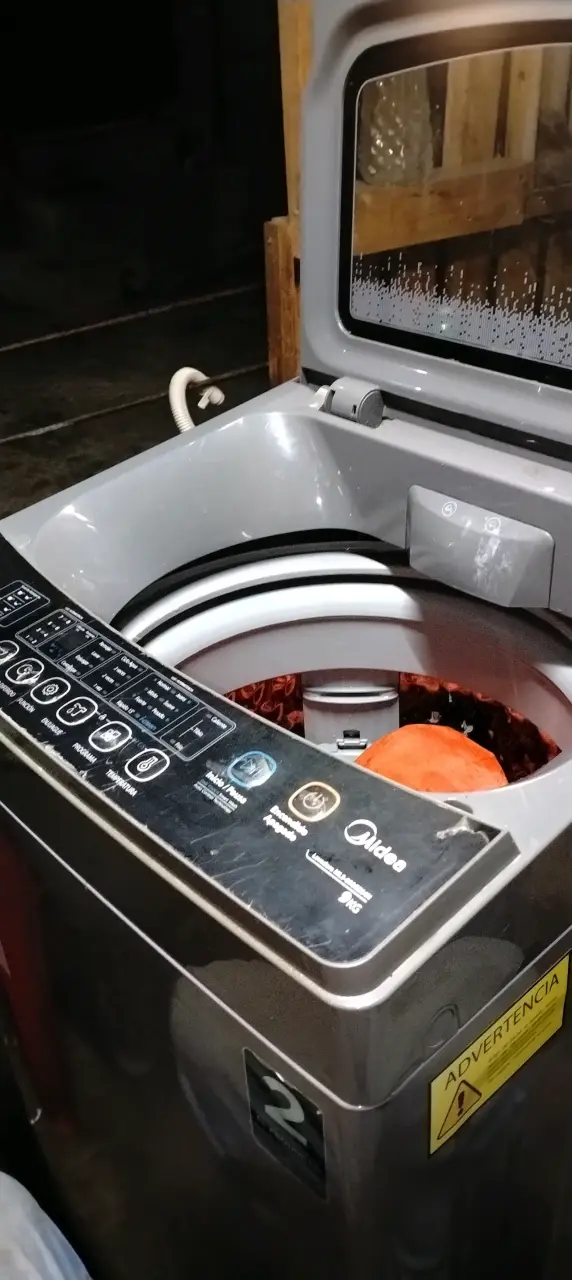 Lavadora Midea 9 kg en buen estado